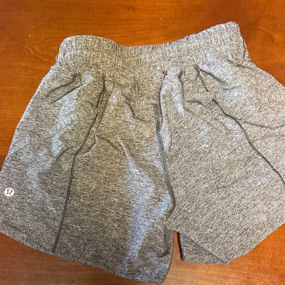 Lululemon Gray Track That Shorts 5” mid rise size 6